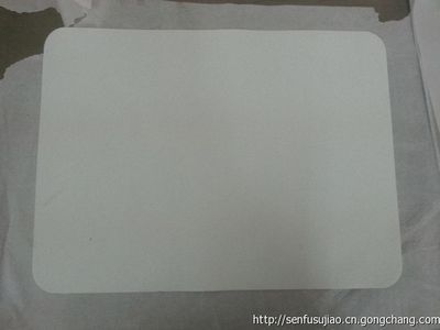 硅膠桌墊 環(huán)保與美學(xué)并存的餐桌新寵，家用餐墊熱銷背后的品質(zhì)革命